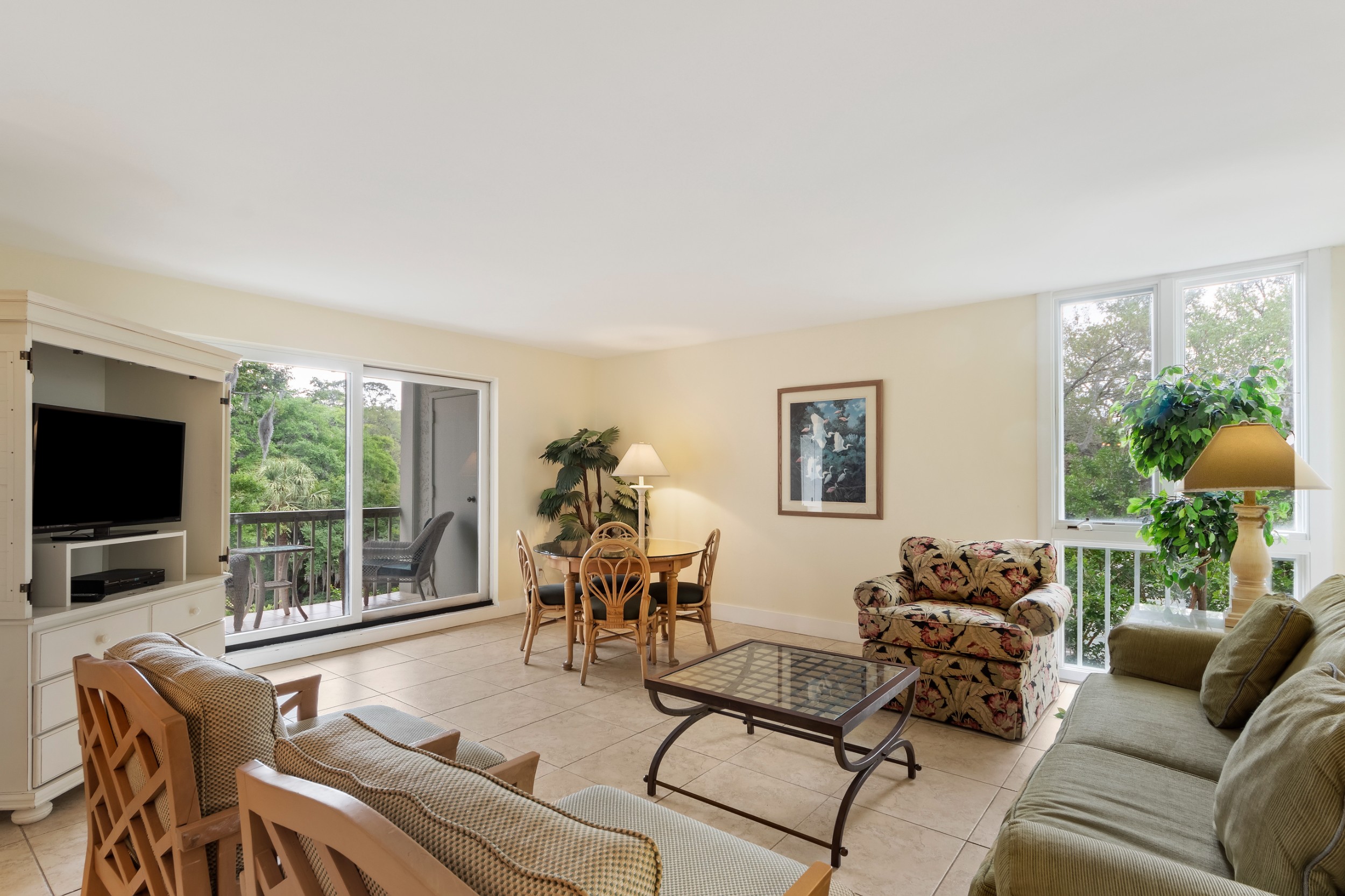 887 Ketch Court is one of the beautiful properties available for rent/sale by Hilton Head Timeshares.