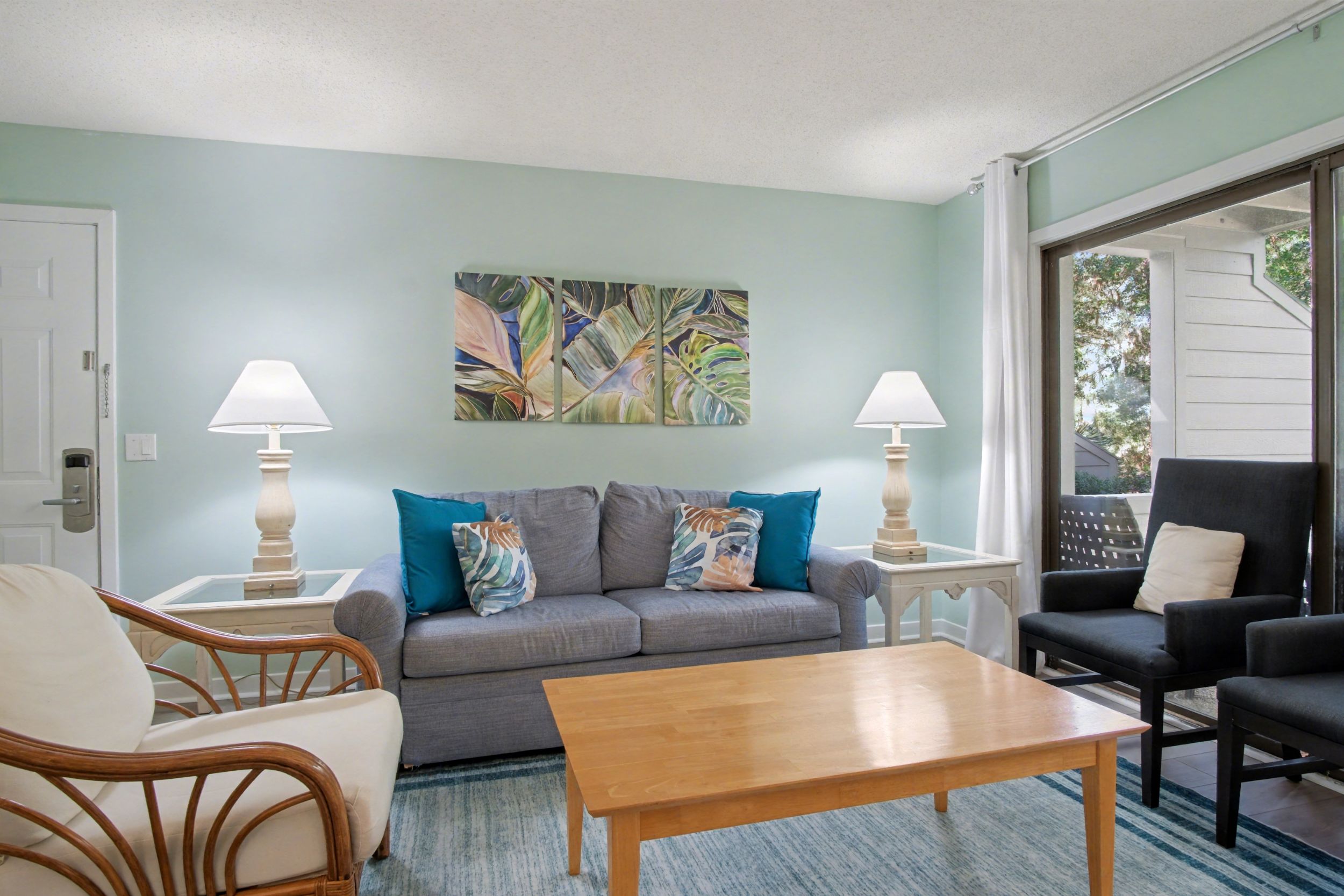 2322 Racquet Club is one of the beautiful properties available for rent/sale by Hilton Head Timeshares.